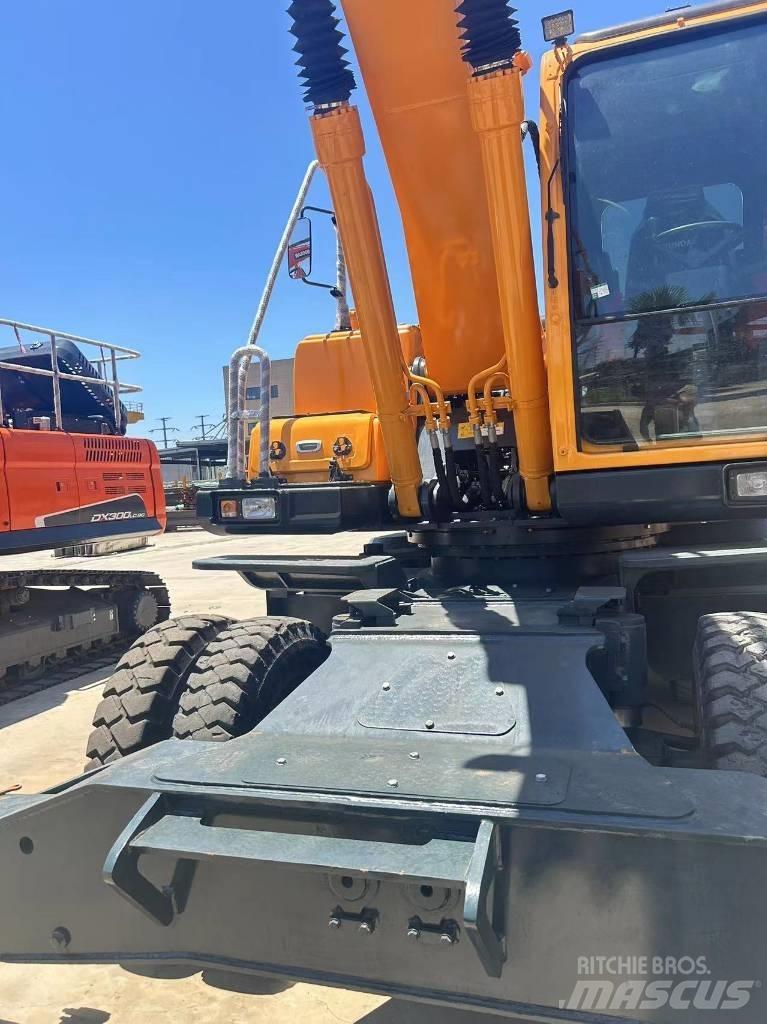 Hyundai R210W-9 Ratasekskavaatorid