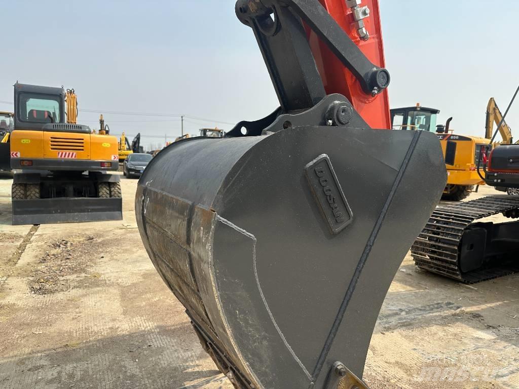 Doosan DX 225LC-9C Roomikekskavaatorid