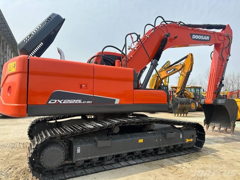 Doosan DX 225LC-9C Roomikekskavaatorid