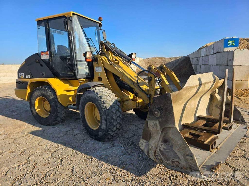 CAT 908 Rataslaadurid