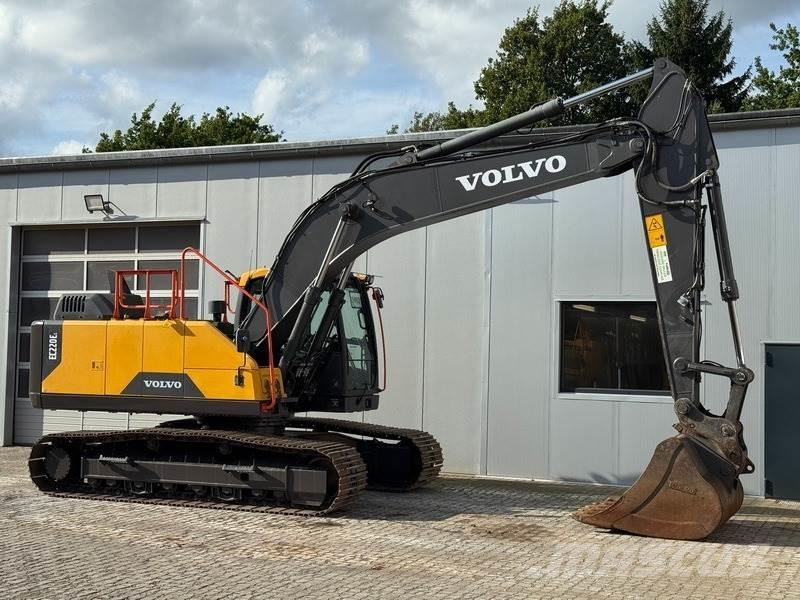 Volvo EC 220 EL Roomikekskavaatorid