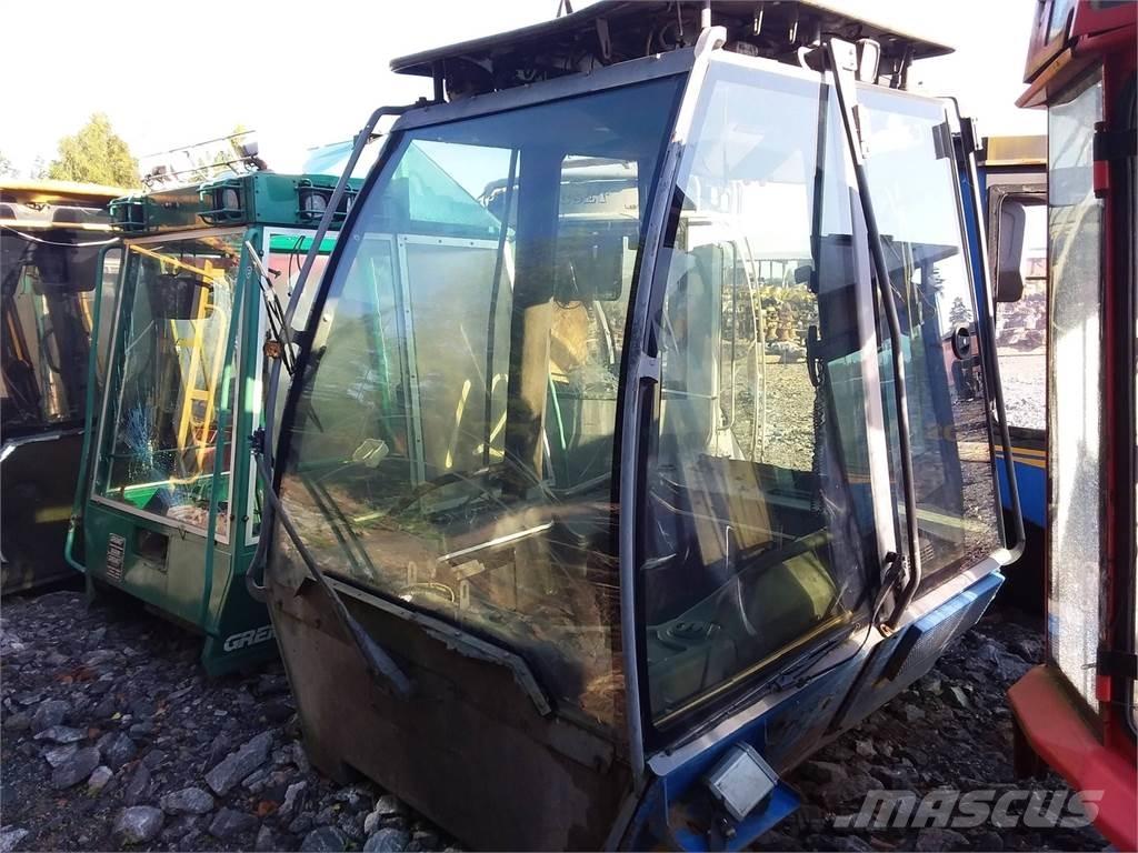 Rottne F18 Kabiinid