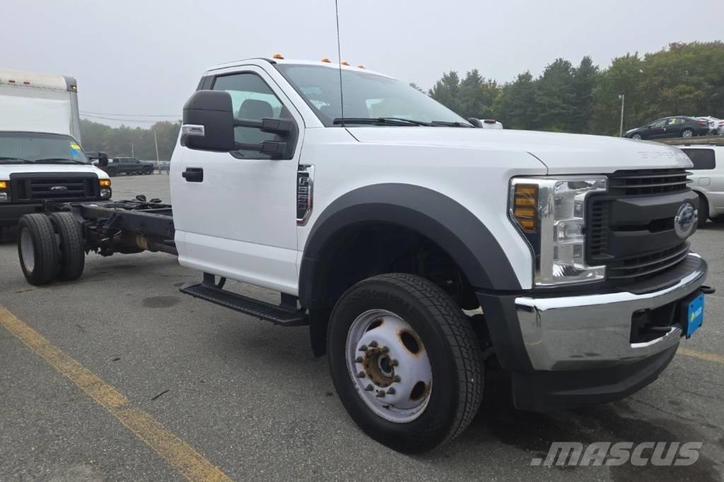 Ford F 550 XL SD Raamautod