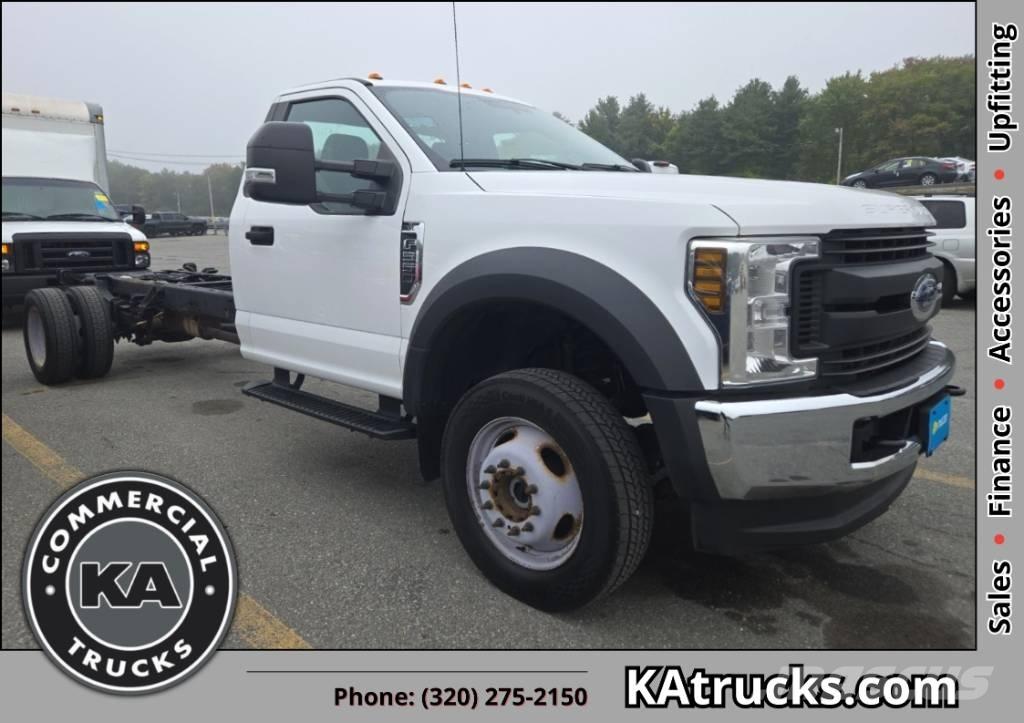 Ford F 550 XL SD Raamautod