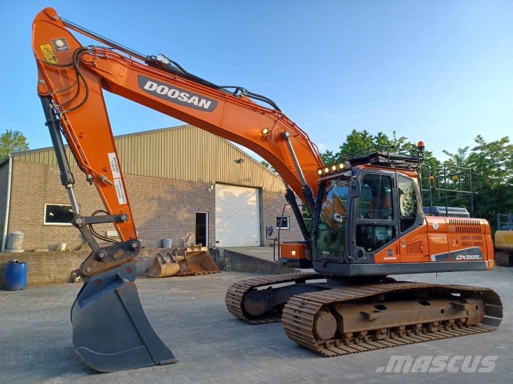 Doosan DX 225 LC-5 Roomikekskavaatorid