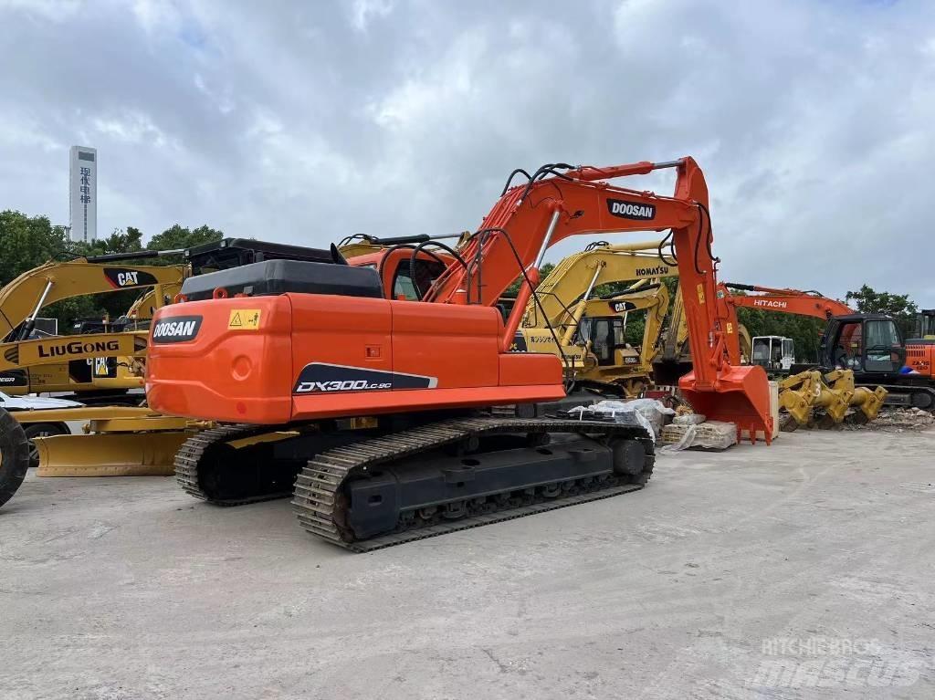 Doosan DX 300 Roomikekskavaatorid
