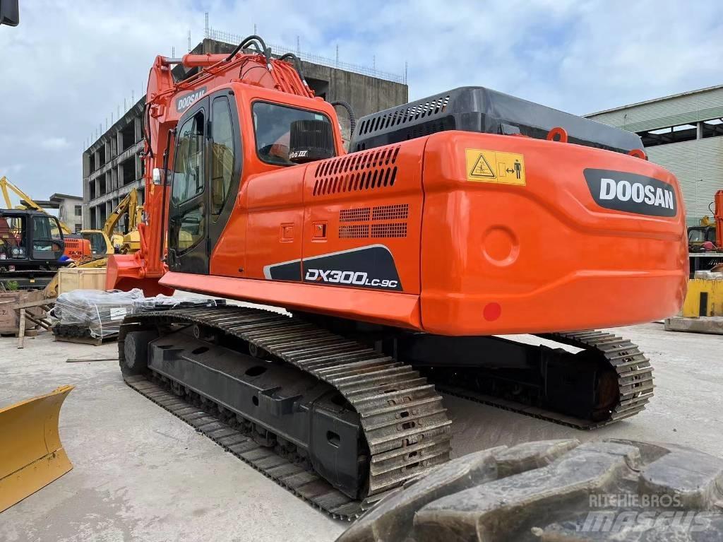 Doosan DX 300 Roomikekskavaatorid