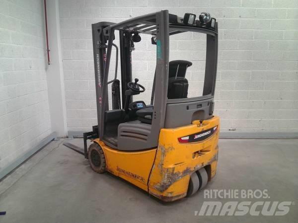 Jungheinrich EFG 215 Elektritõstukid