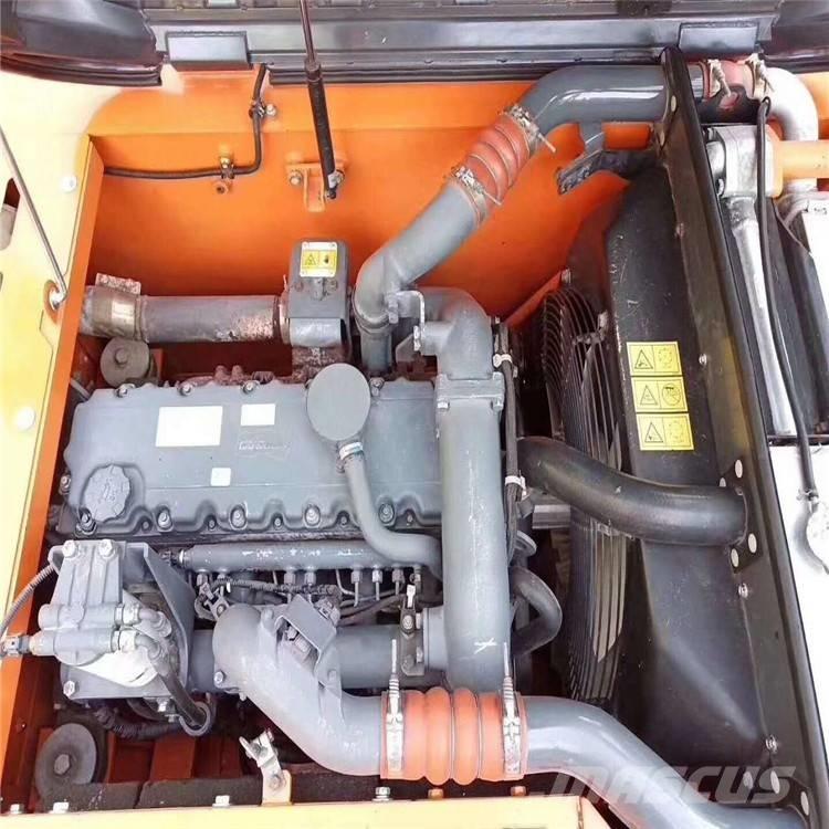 Doosan DX 225 Roomikekskavaatorid