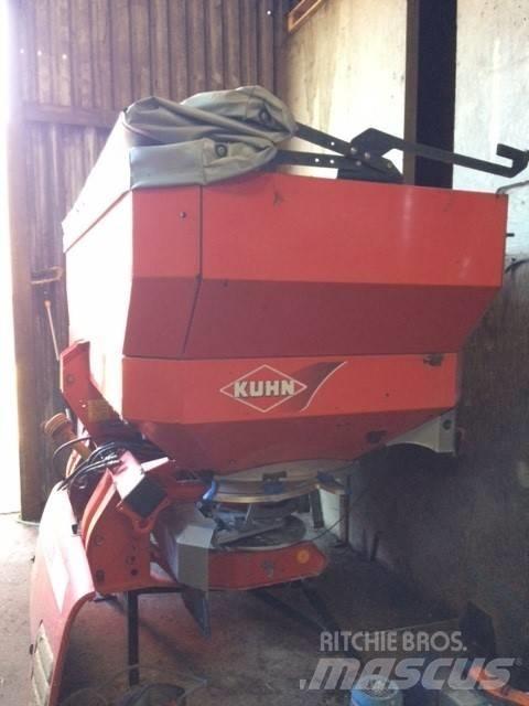 Kuhn Axis 30.1D Mineraalväetise laoturid