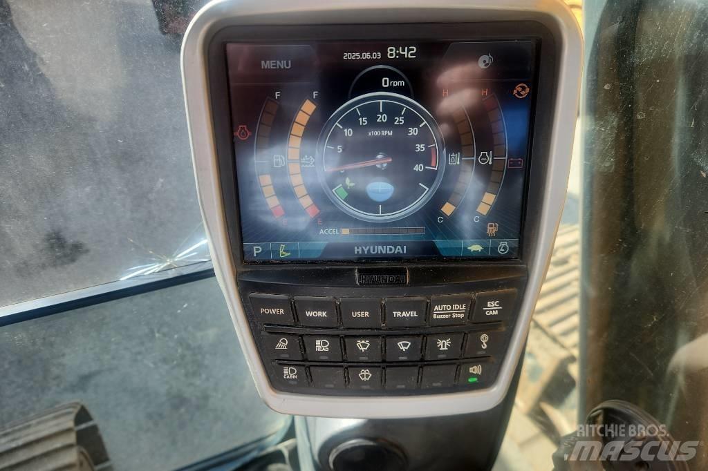 Hyundai HX 235 LCR Roomikekskavaatorid