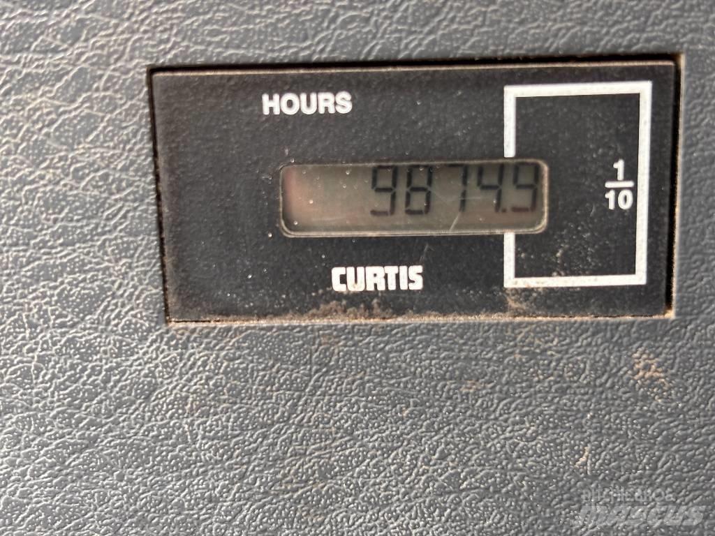 Hyundai HX 235 ALCR Roomikekskavaatorid