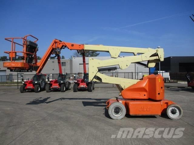 JLG E400 AJPN (817) Kompaktsed poomtõstukid