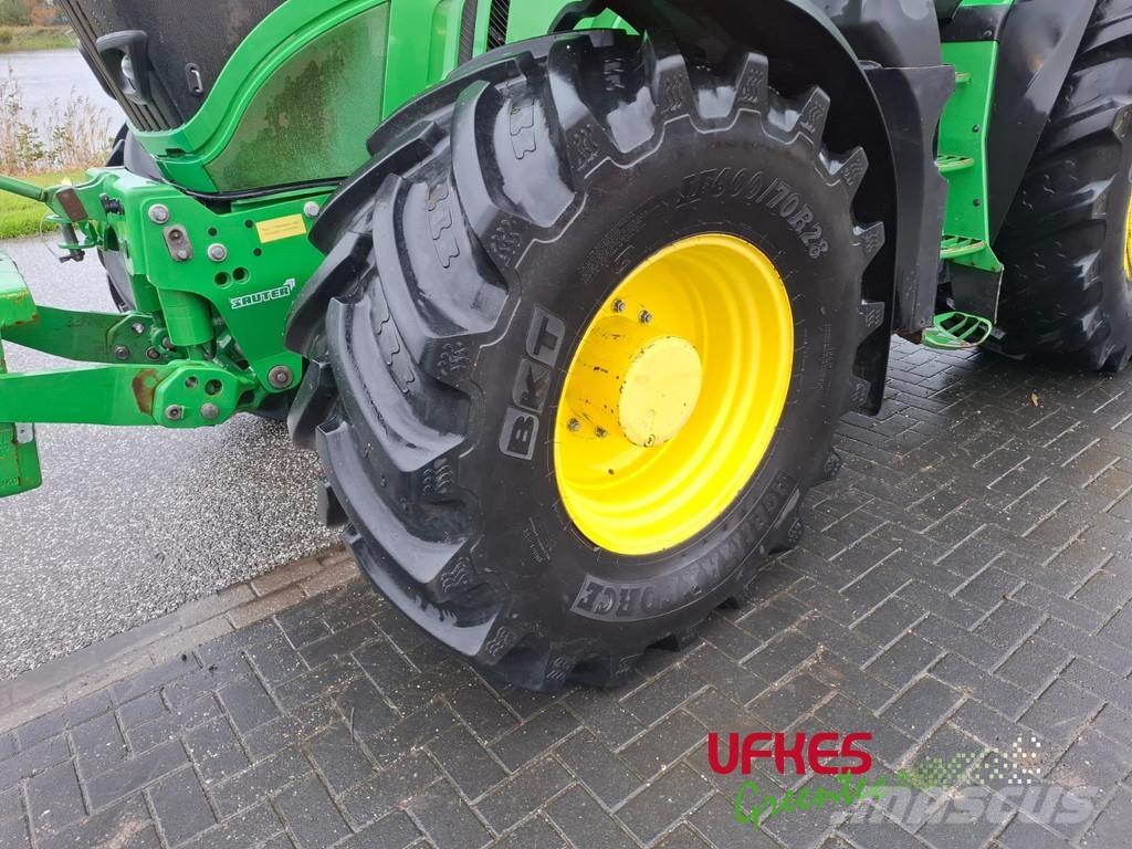 John Deere 6215 R Traktorid