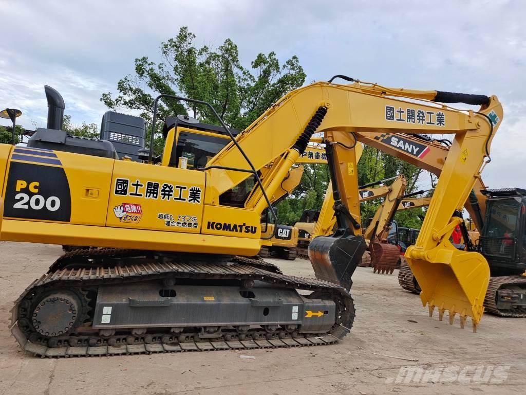 Komatsu PC 200 8N Roomikekskavaatorid