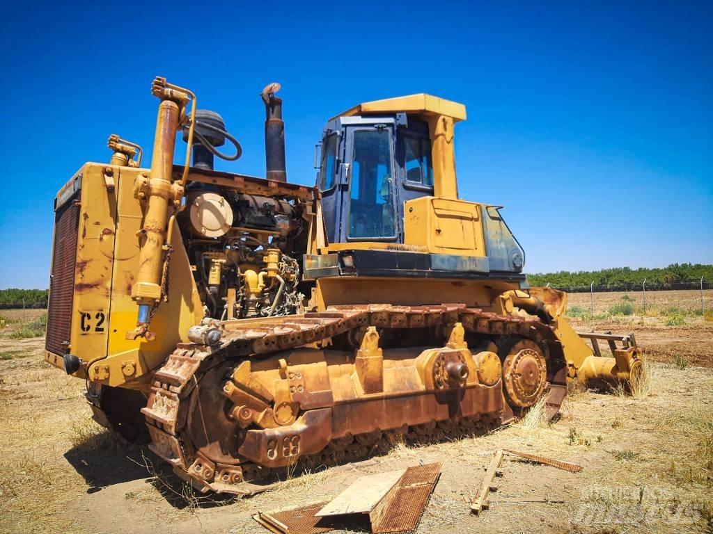 Komatsu D 375-1 Buldooserid