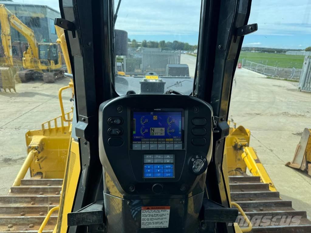 Komatsu D85PX-18 Buldooserid
