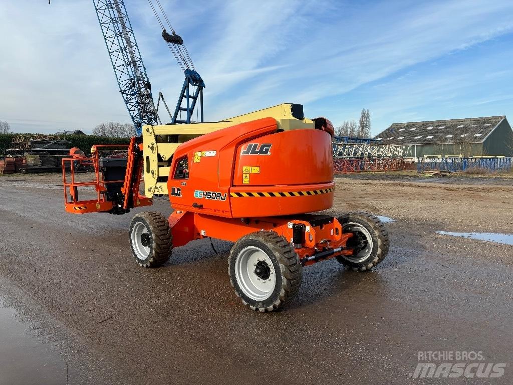 JLG EC 450 AJ Iseliikuvad poomtõstukid