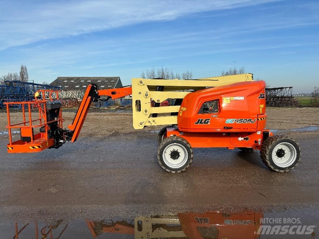 JLG EC 450 AJ Iseliikuvad poomtõstukid
