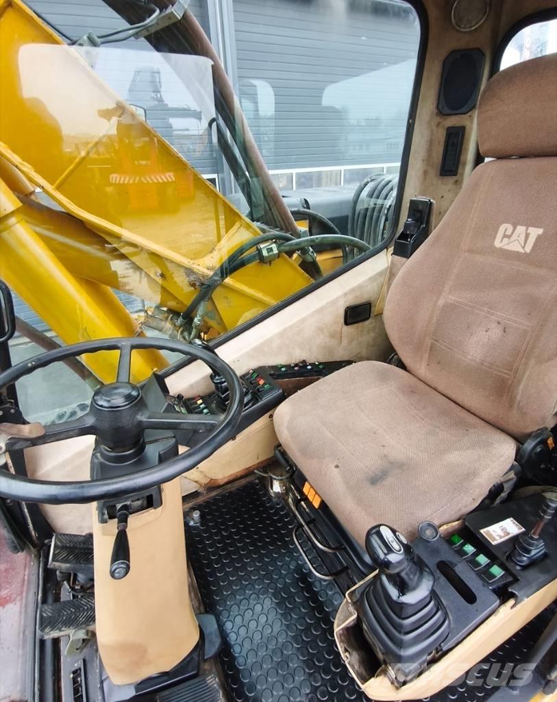 CAT M 315 Ratasekskavaatorid