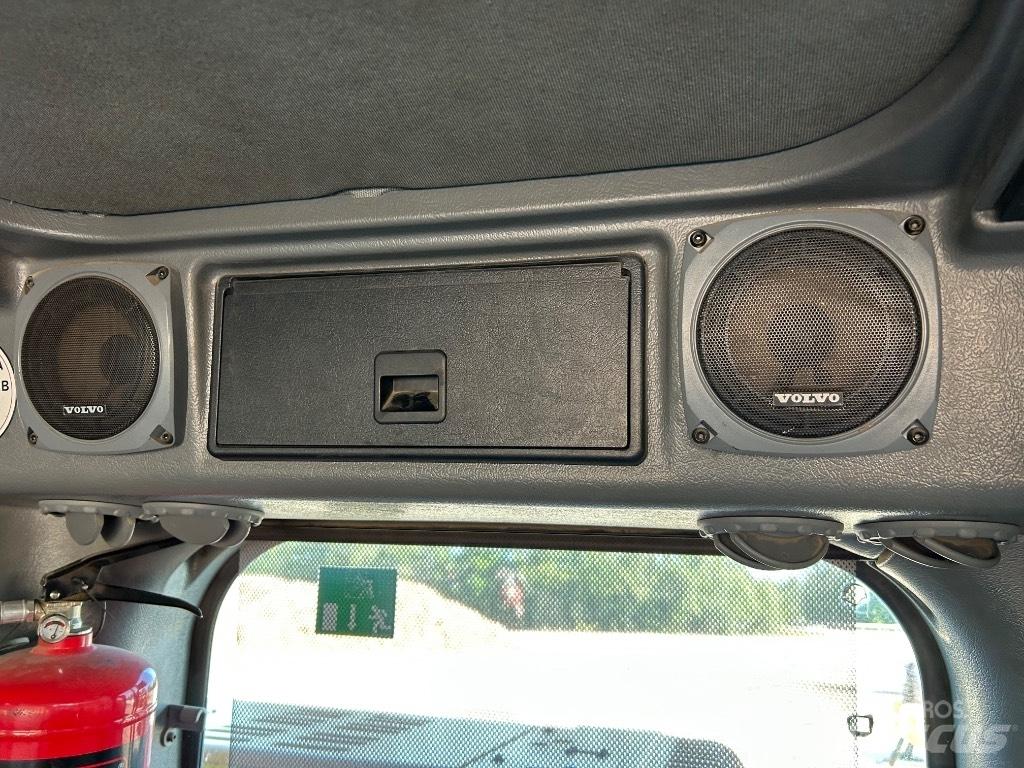 Volvo EC 210 B LC Roomikekskavaatorid