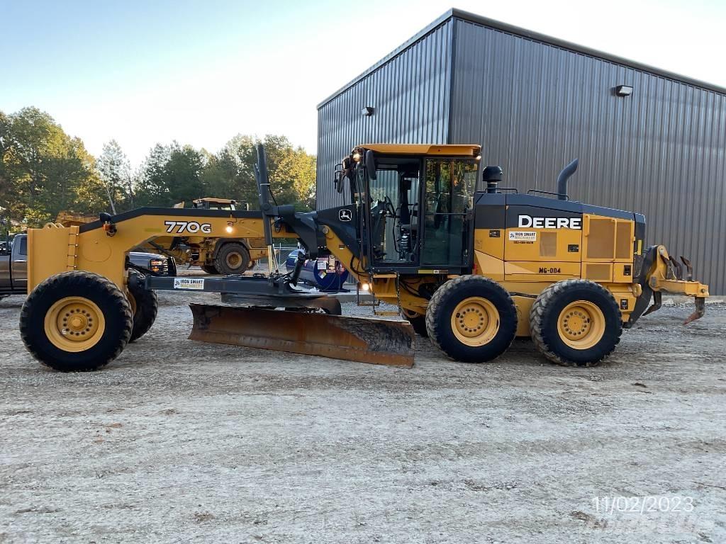 John Deere 770 G Greiderid