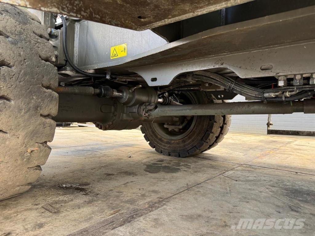 Sennebogen 825M E Materjalikäitlusmasinad