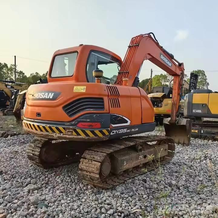 Doosan DX85-9C Roomikekskavaatorid