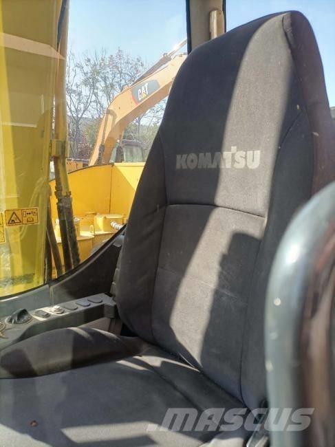 Komatsu PC 70 Roomikekskavaatorid