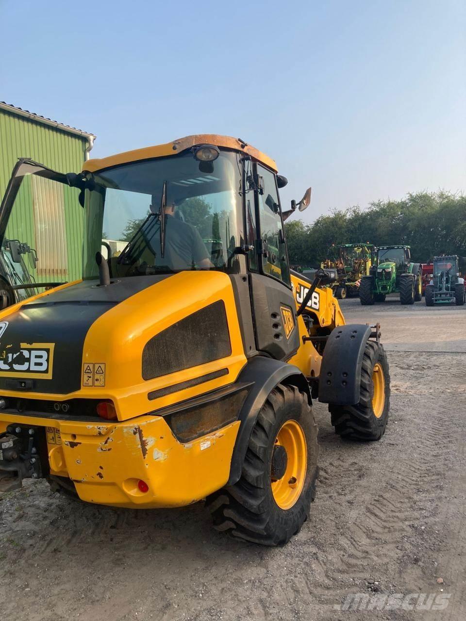 JCB TM 220 Põllumajanduslikud teleskoopkäitlejad