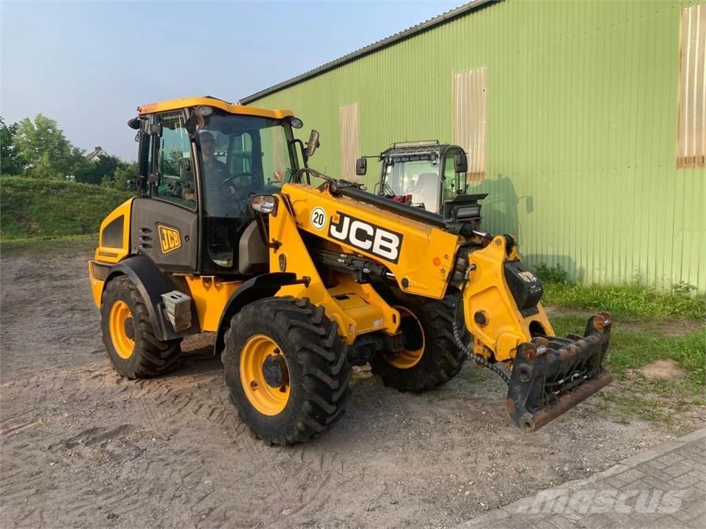 JCB TM 220 Põllumajanduslikud teleskoopkäitlejad