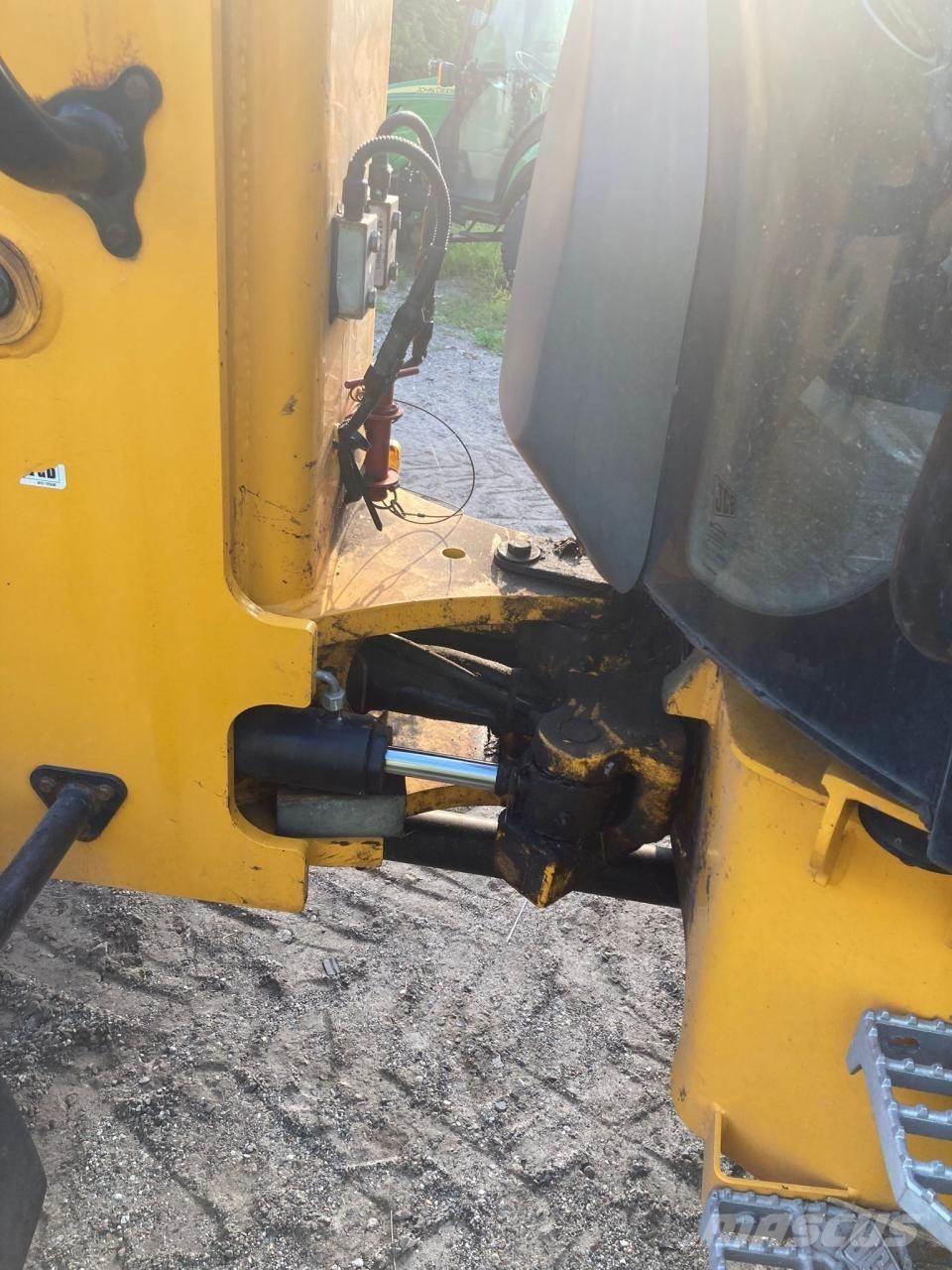 JCB TM 220 Põllumajanduslikud teleskoopkäitlejad