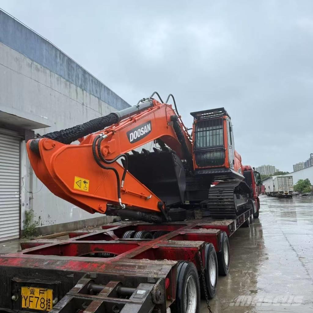 Doosan DX 225 LCA Roomikekskavaatorid