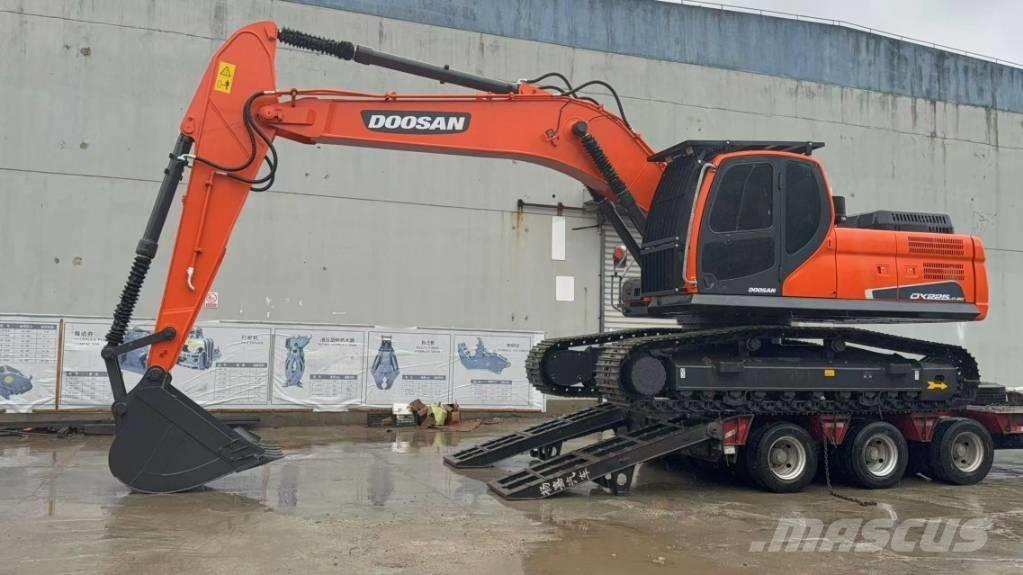 Doosan DX 225 LCA Roomikekskavaatorid