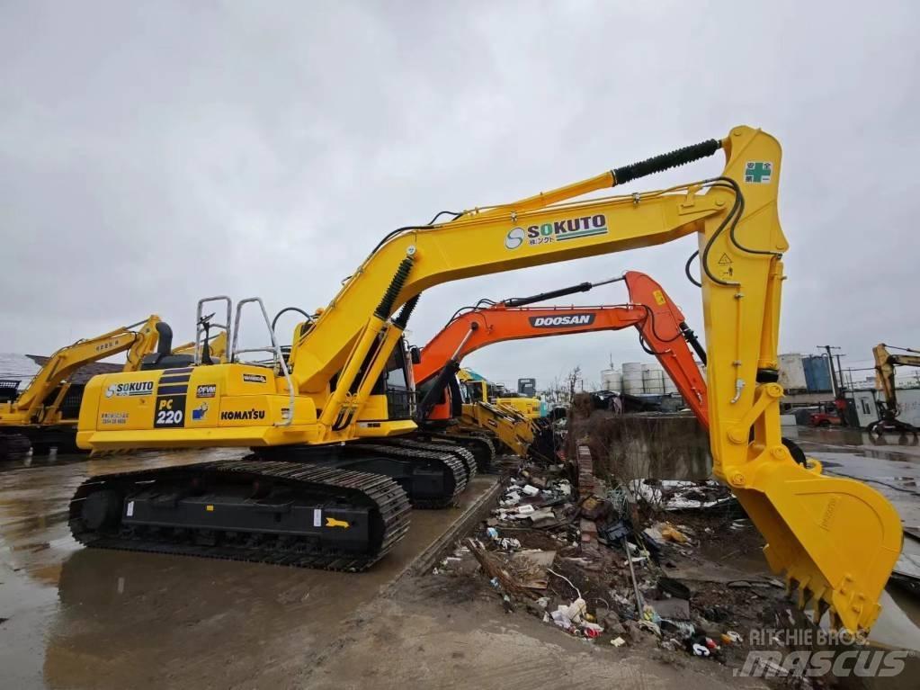 Komatsu PC 220-8 Roomikekskavaatorid