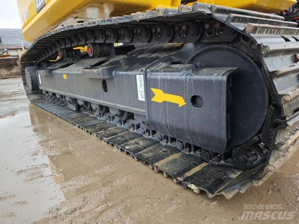 Komatsu PC 220-8 Roomikekskavaatorid