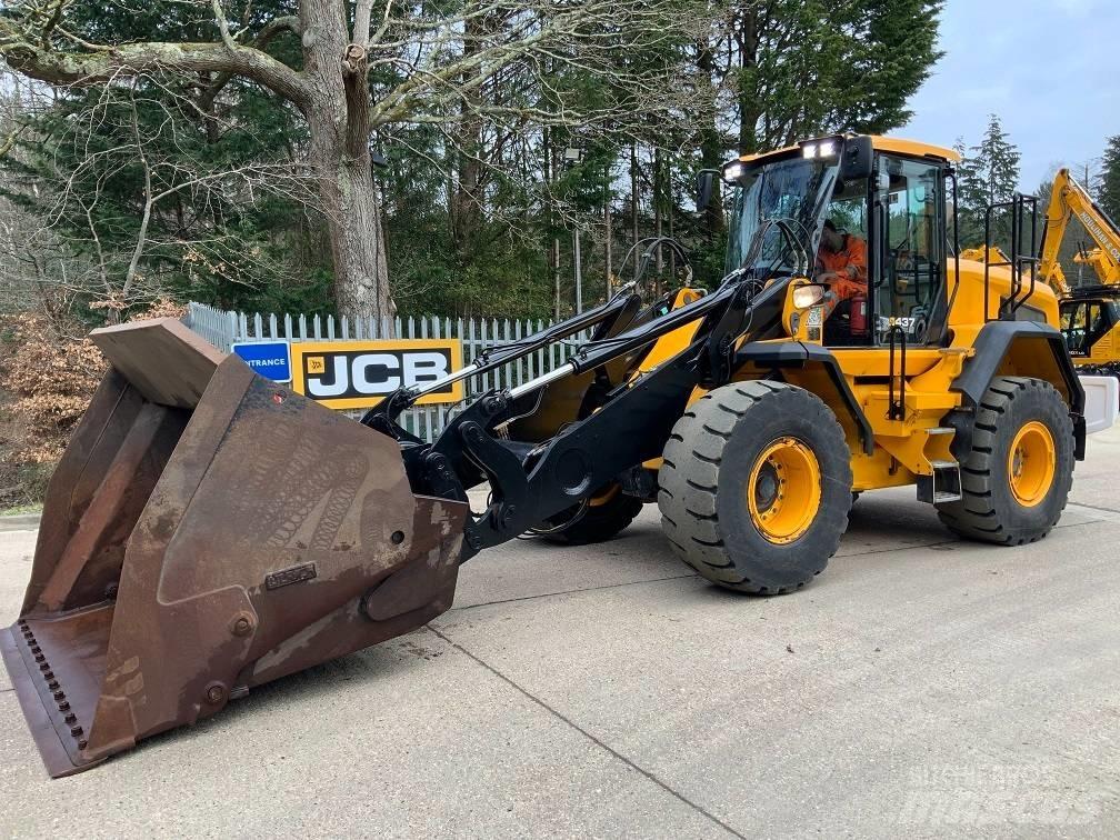 JCB 437 HT Rataslaadurid
