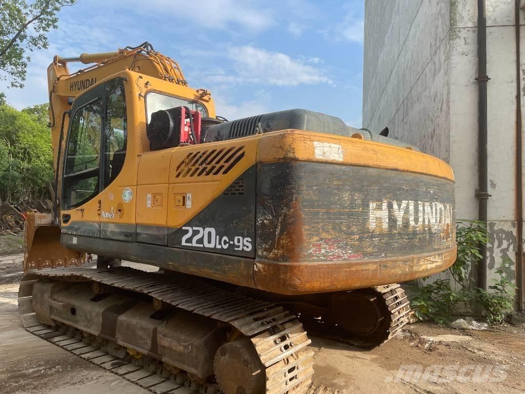 Hyundai 220LC-9S Roomikekskavaatorid