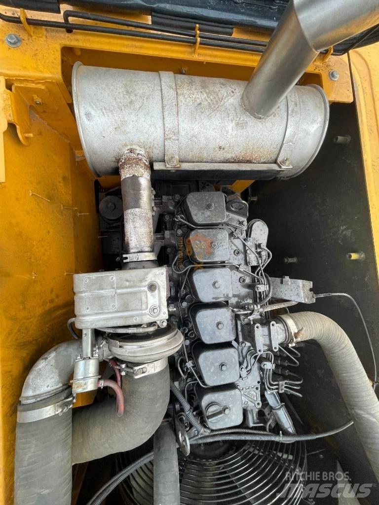 Hyundai 210W-9 Ratasekskavaatorid