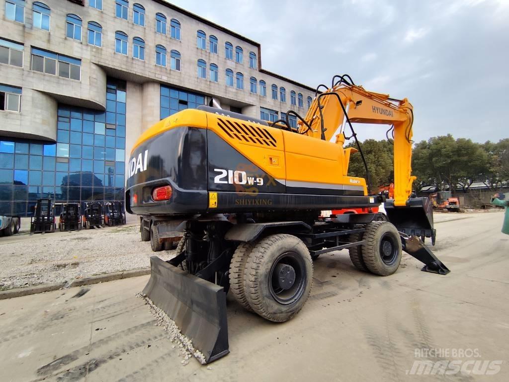 Hyundai 210W-9 Ratasekskavaatorid