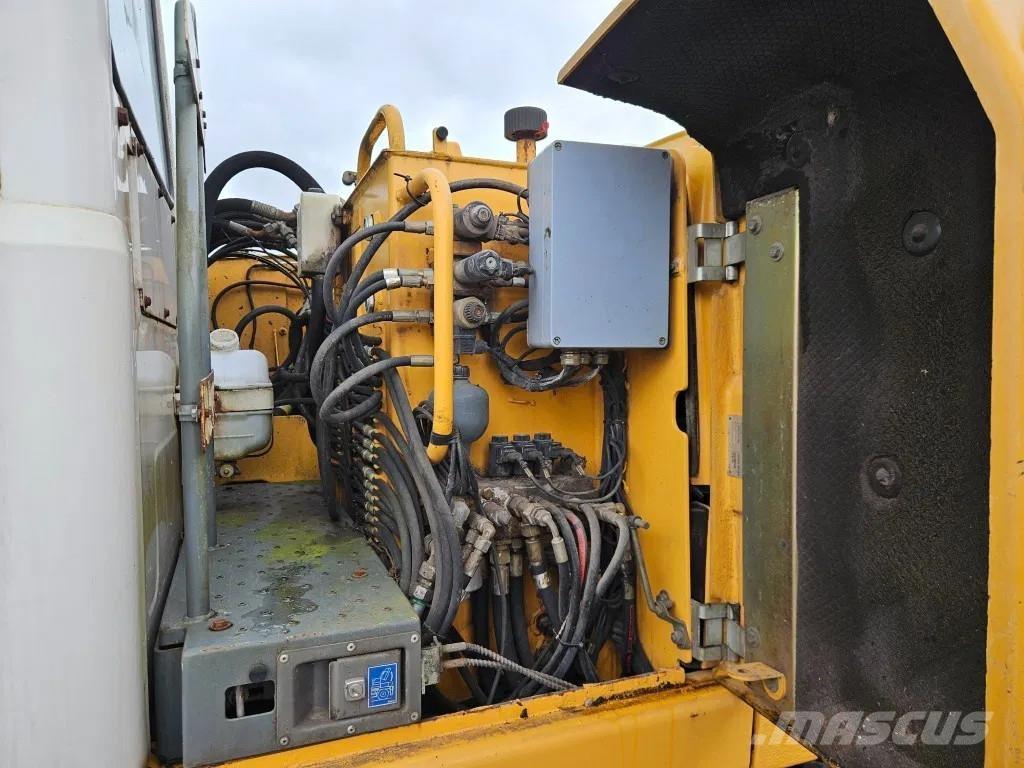 Liebherr A 314 Ratasekskavaatorid