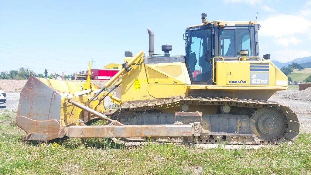 Komatsu D 65 PX-17 Buldooserid