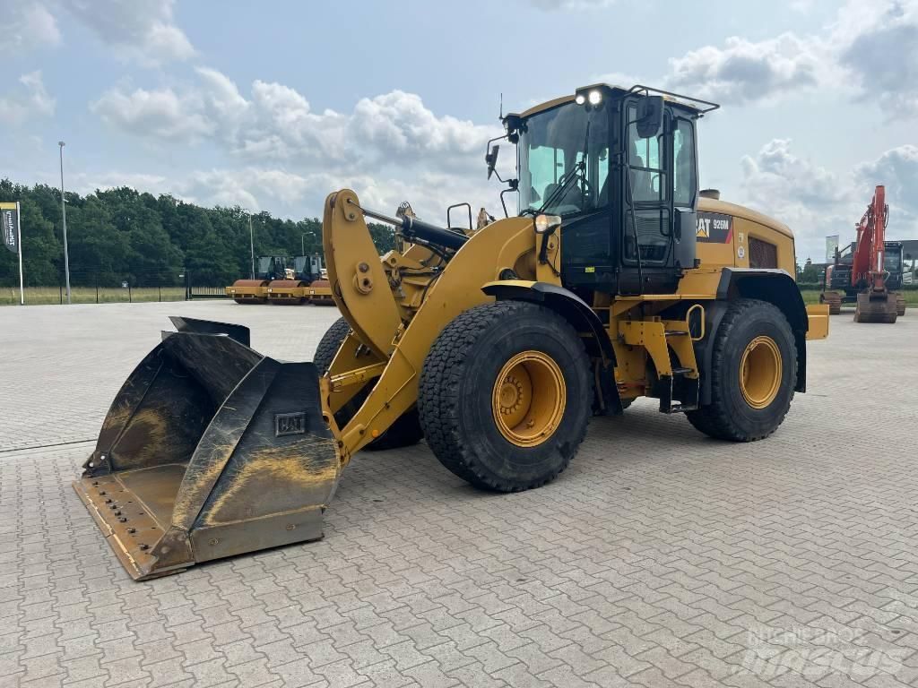 CAT 926M Rataslaadurid