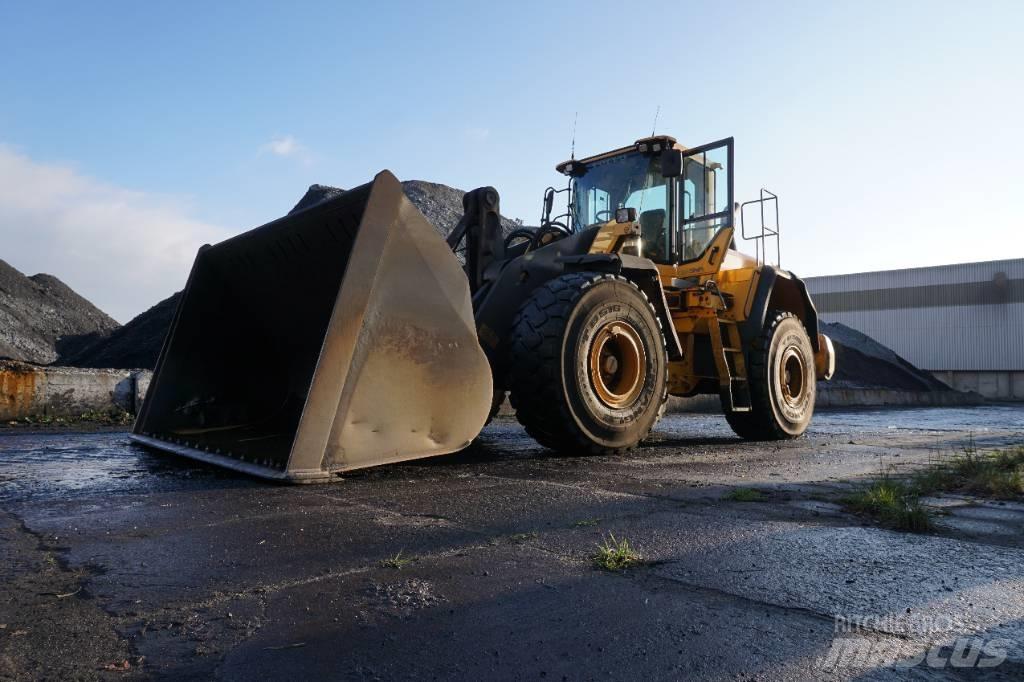Volvo L180G Bj 2013' Rataslaadurid