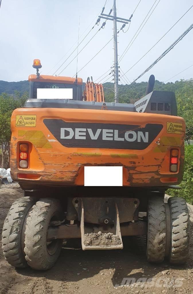 Doosan DX 140 W Ratasekskavaatorid