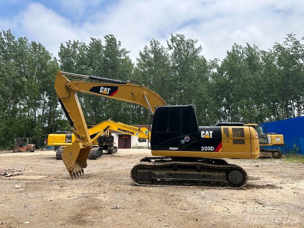 CAT 320D Roomikekskavaatorid