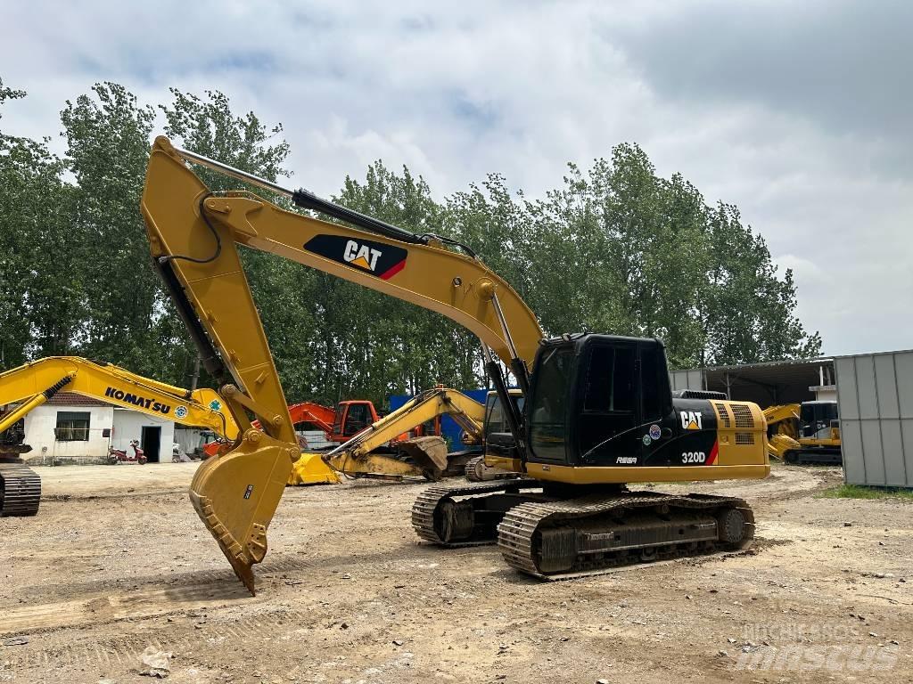 CAT 320D Roomikekskavaatorid