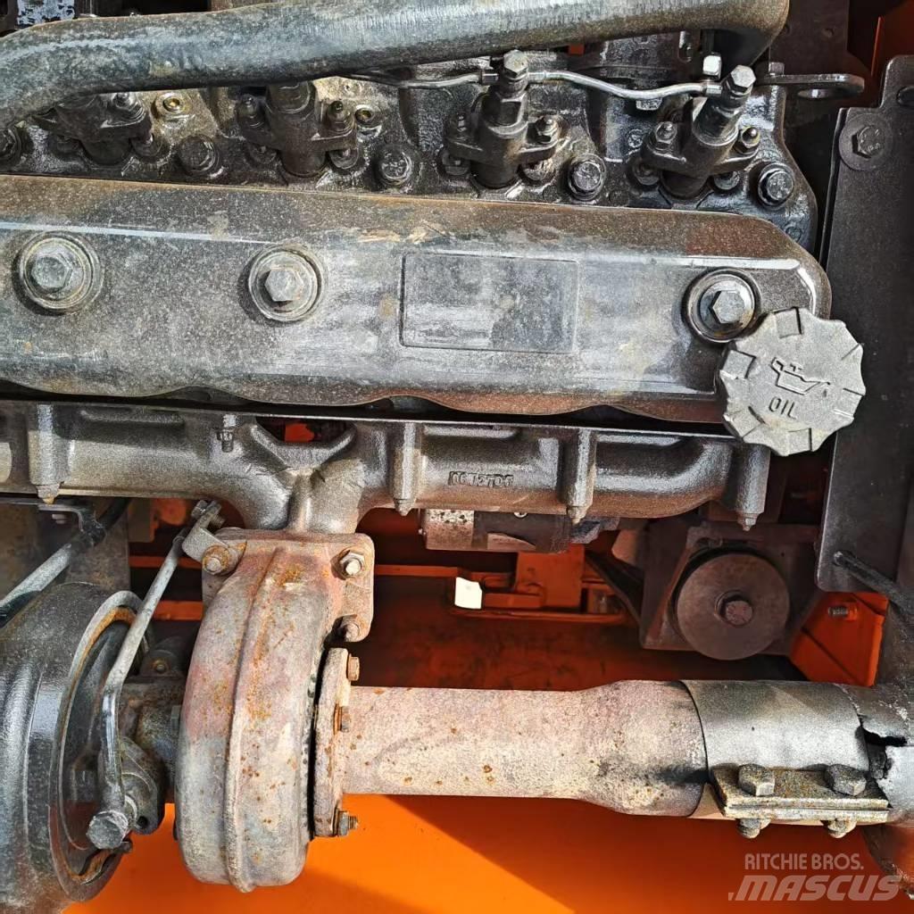 Doosan 225 LC Roomikekskavaatorid