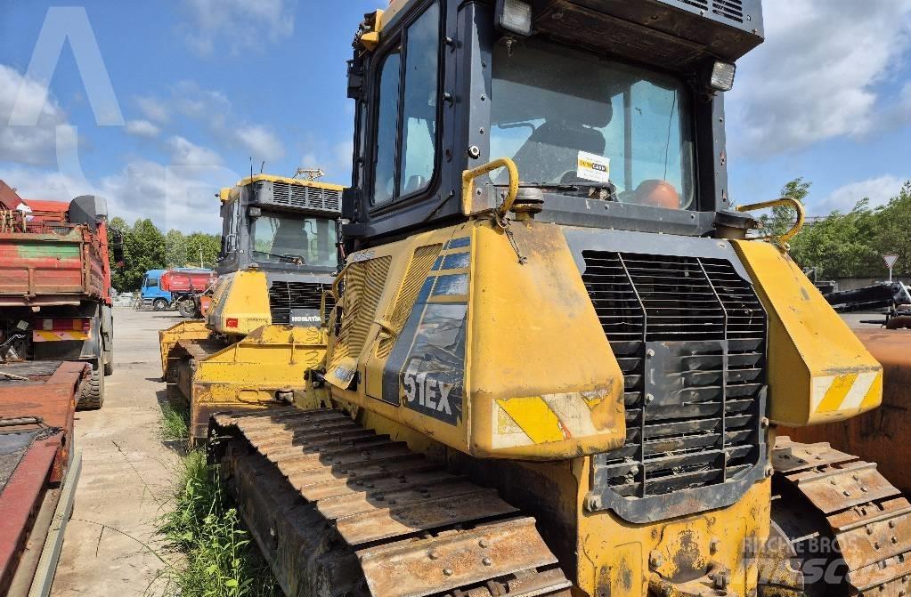 Komatsu D 51 EX-22 Buldooserid