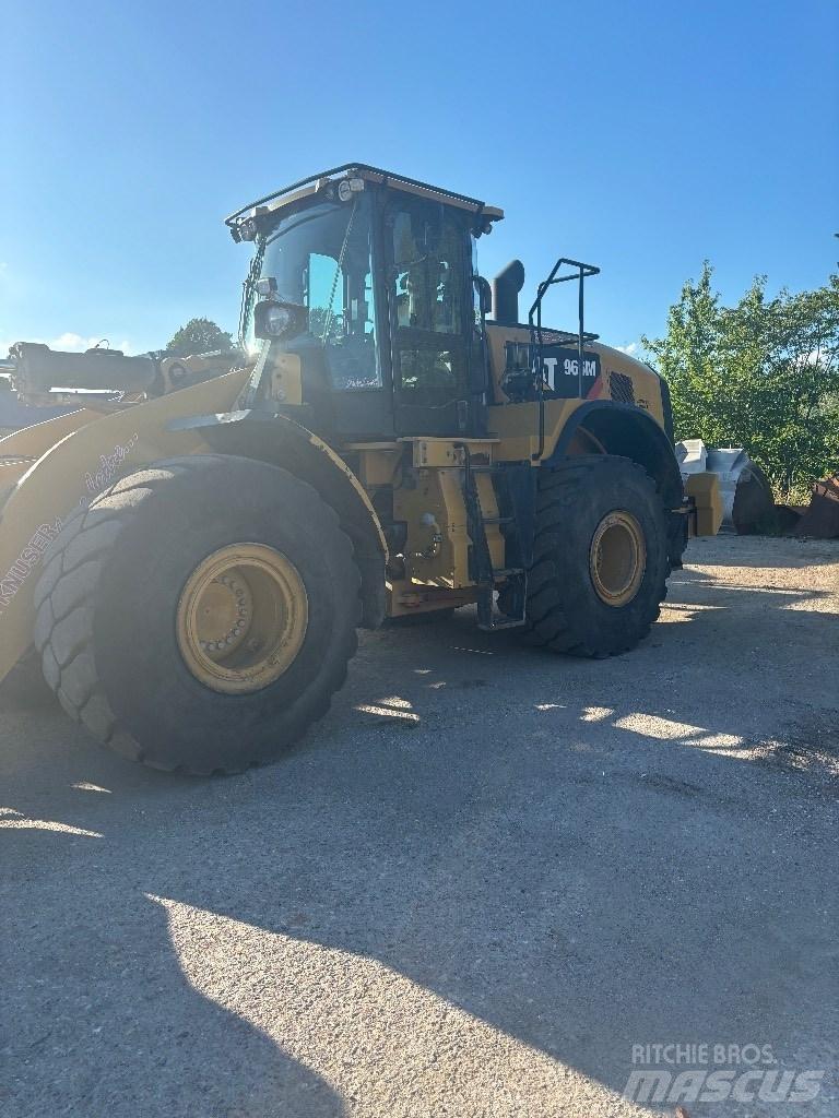 CAT 966m Rataslaadurid